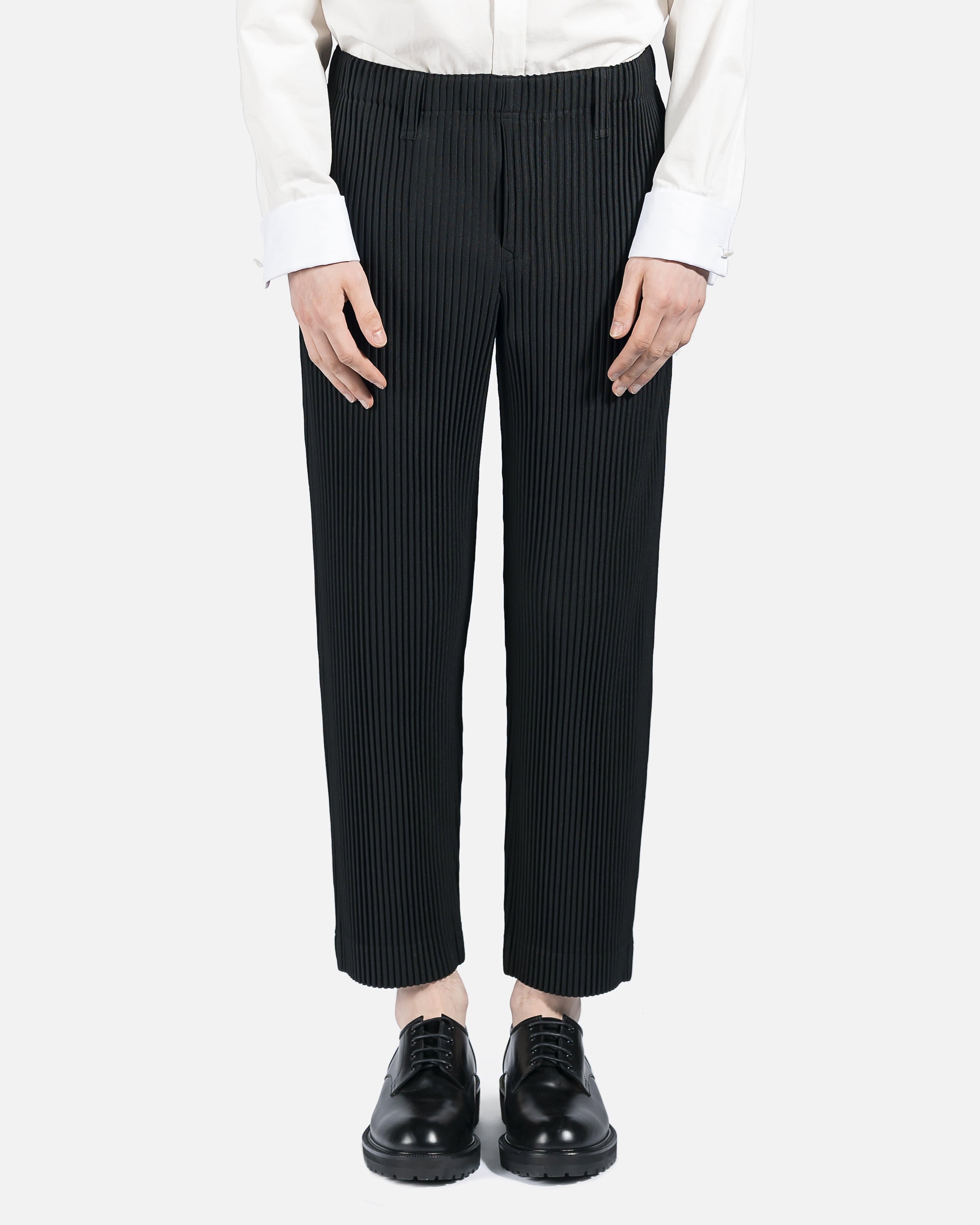 Basics Pleated Trousers in Black – SVRN