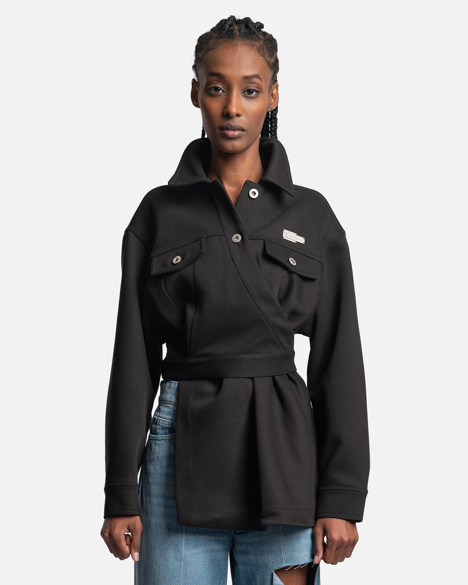 Wrap around coat deals with belt