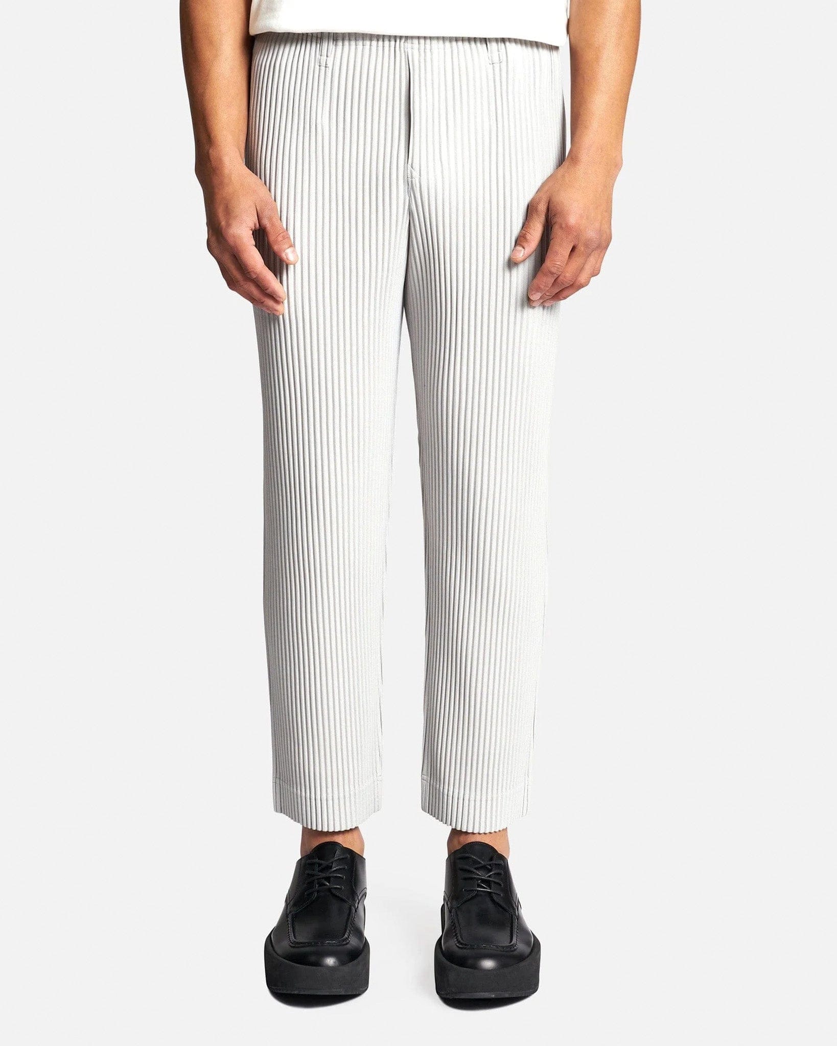 Basics Pleated Trousers in Light Gray