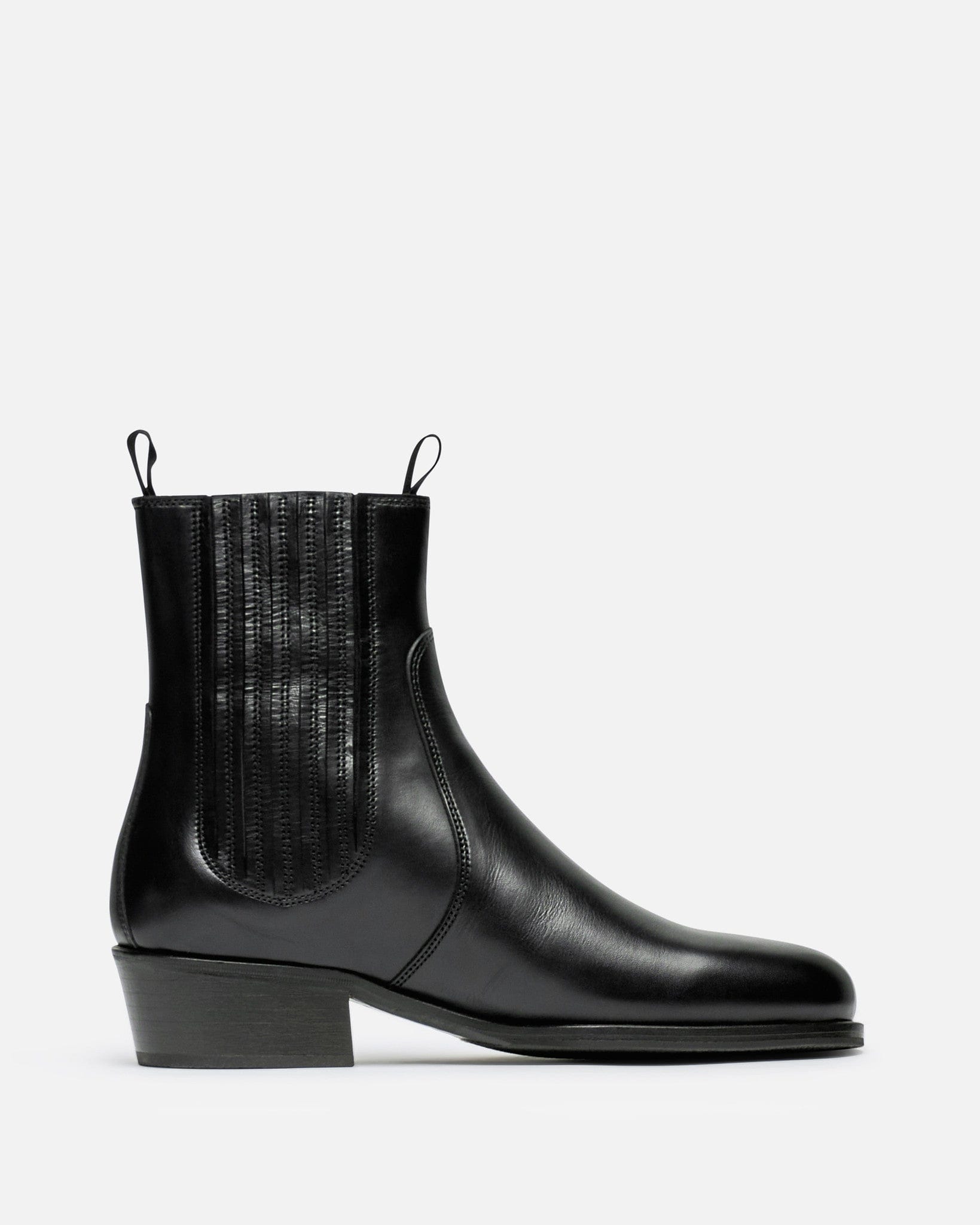 Chelsea Boots in Black