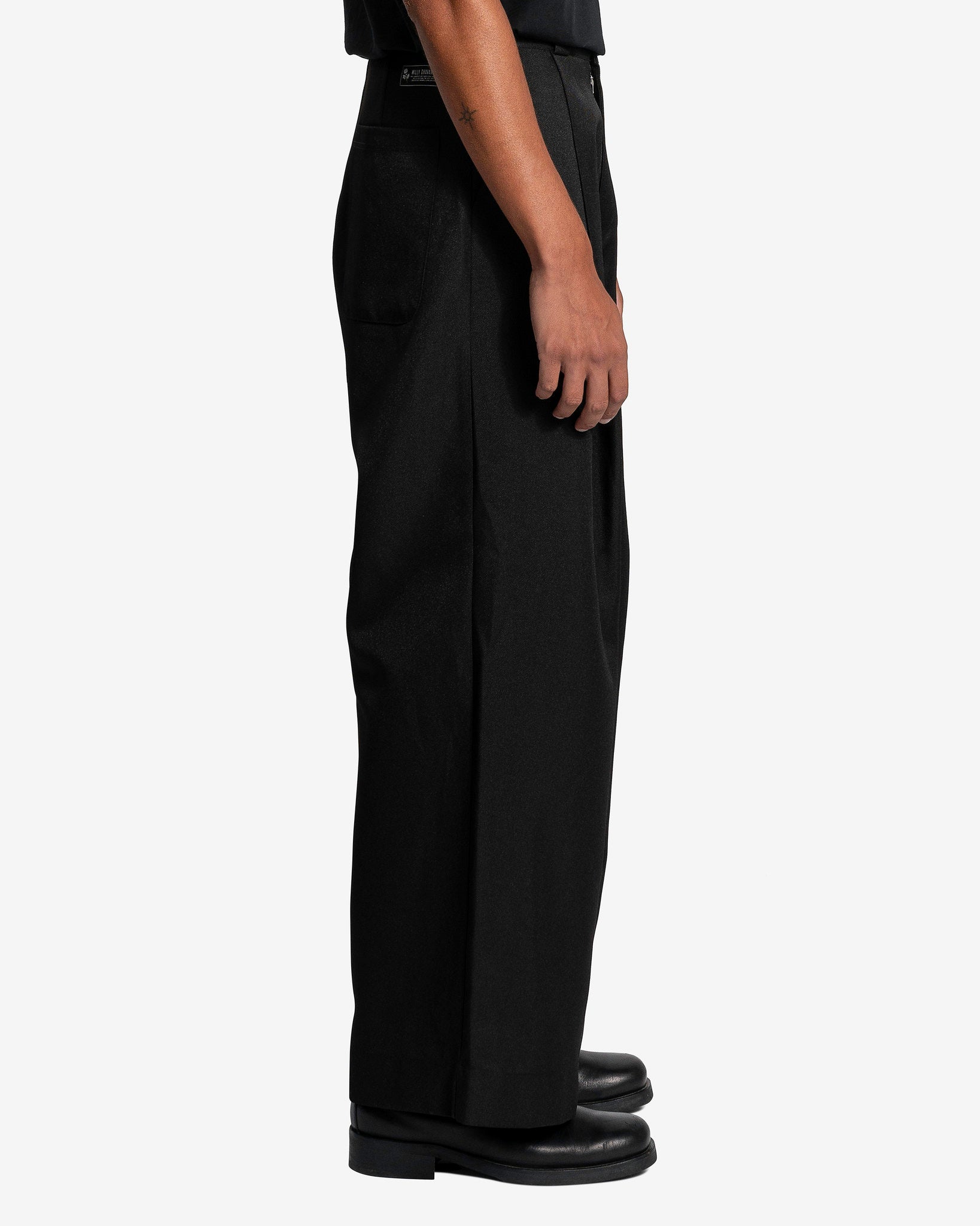 Chuco Chino Wide in Black