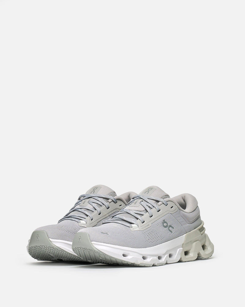 On Men's Sneakers Cloudflyer 5 in Glacier/Wolf