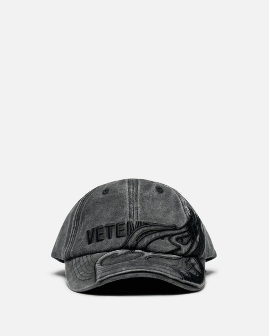 VETEMENTS Men's Hats O/S Flame Logo Cap in Washed Black