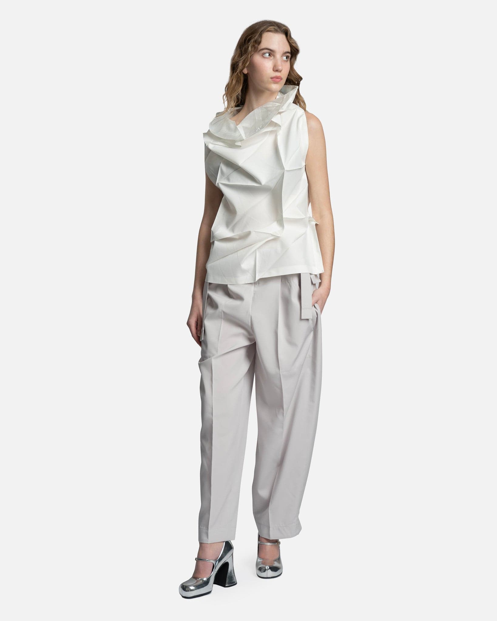 Flat Tuck Pants in Light Gray