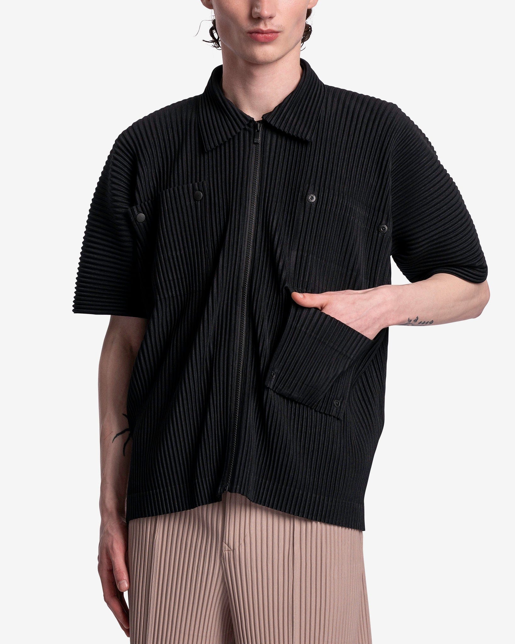 Flip Shirt in Black