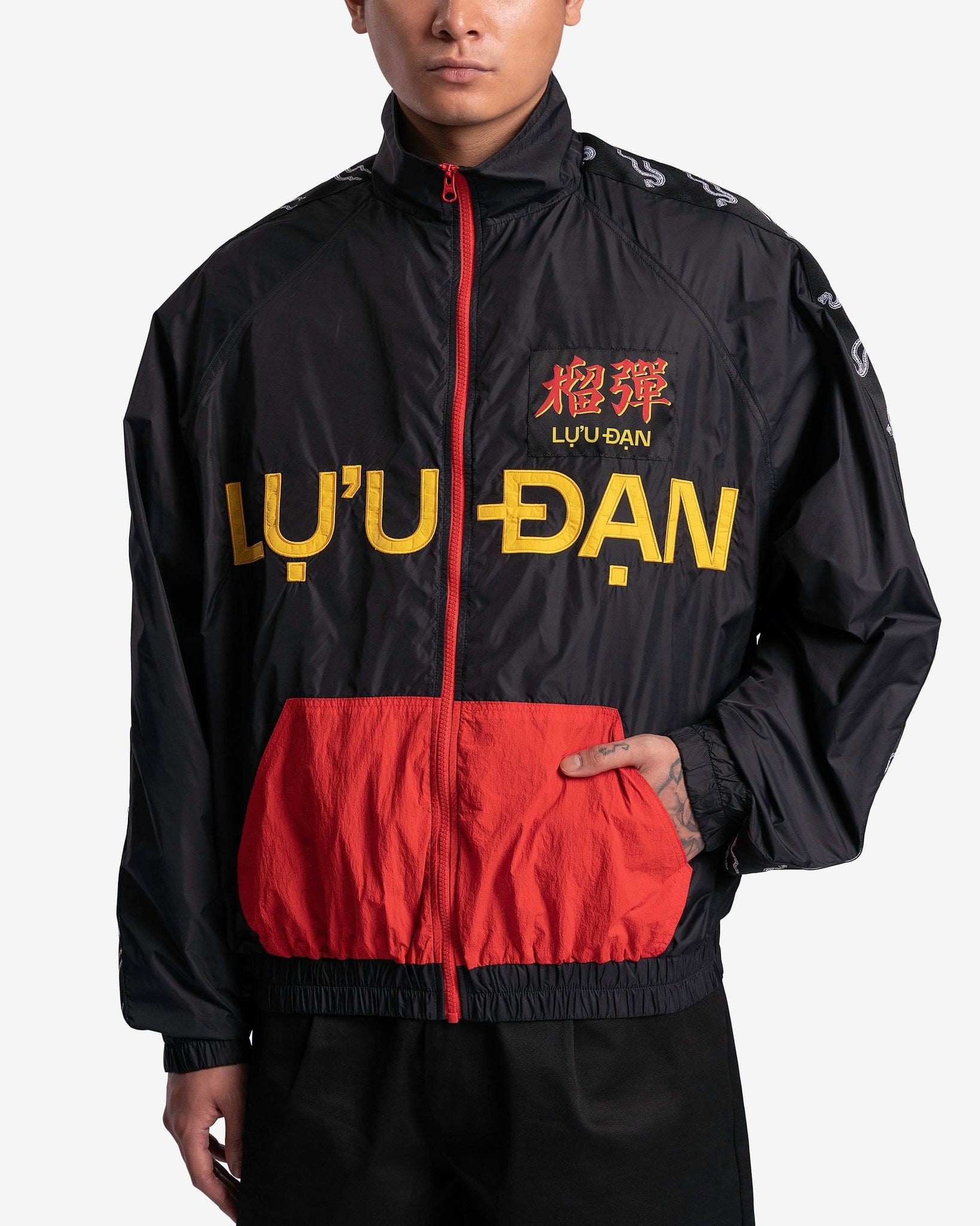 LU'U DAN 23SS LOGO SHELL WINDBREAKER - ナイロンジャケット