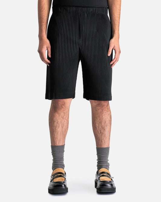 Homme Plissé Issey Miyake Men's Shorts MC August Shorts in Black