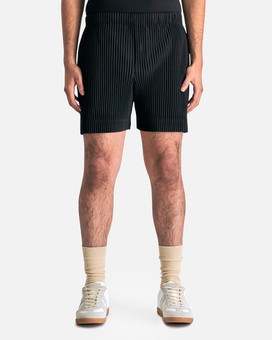 Homme Plissé Issey Miyake Men's Shorts OS MC July Shorts in Black