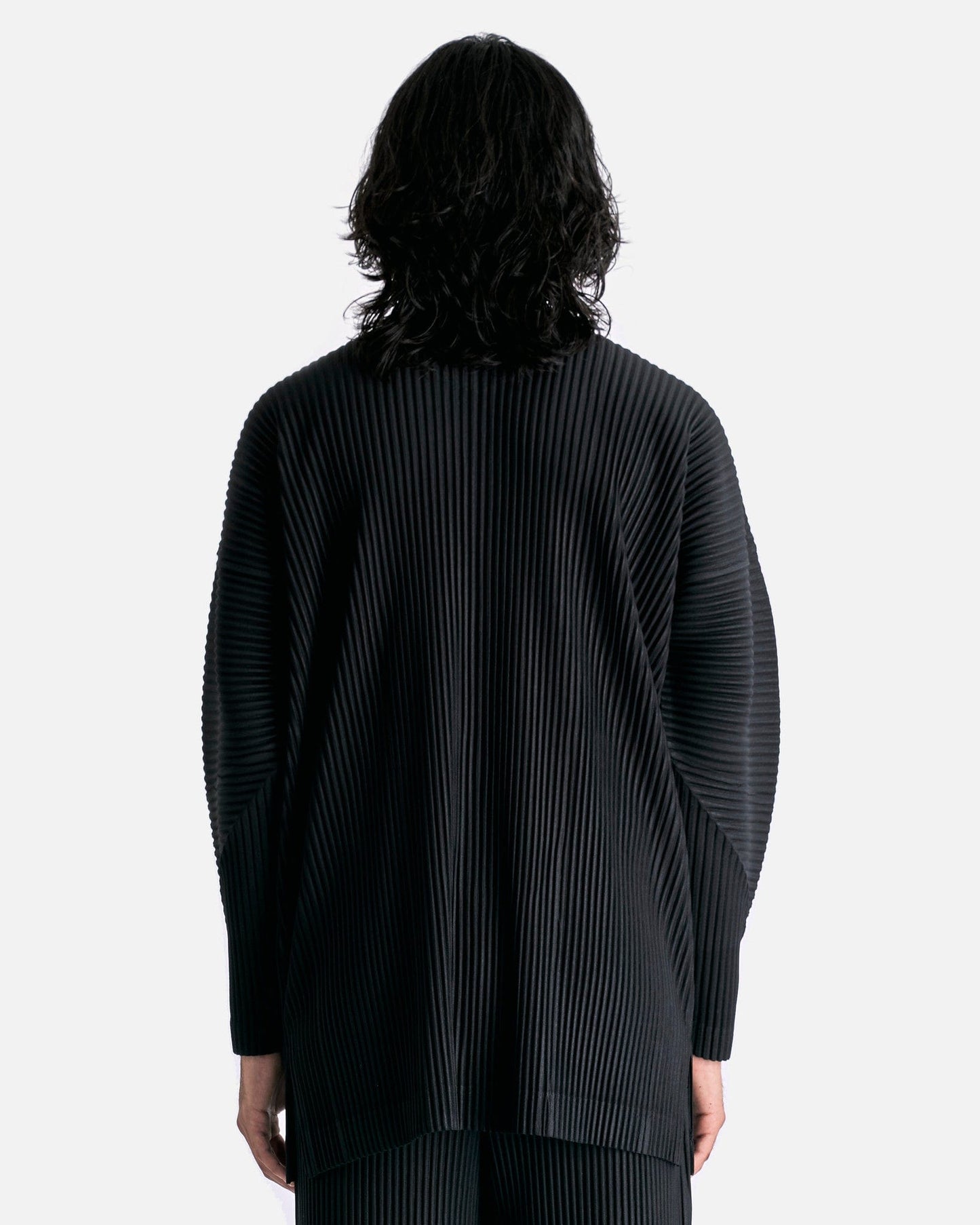 Homme Plissé Issey Miyake Men Sweaters MC October Pleated Cardigan in Black