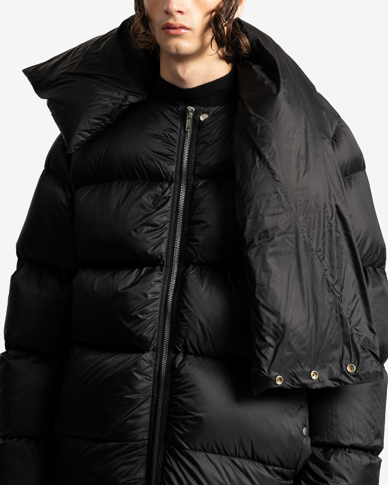 Mountain Jacket in Black