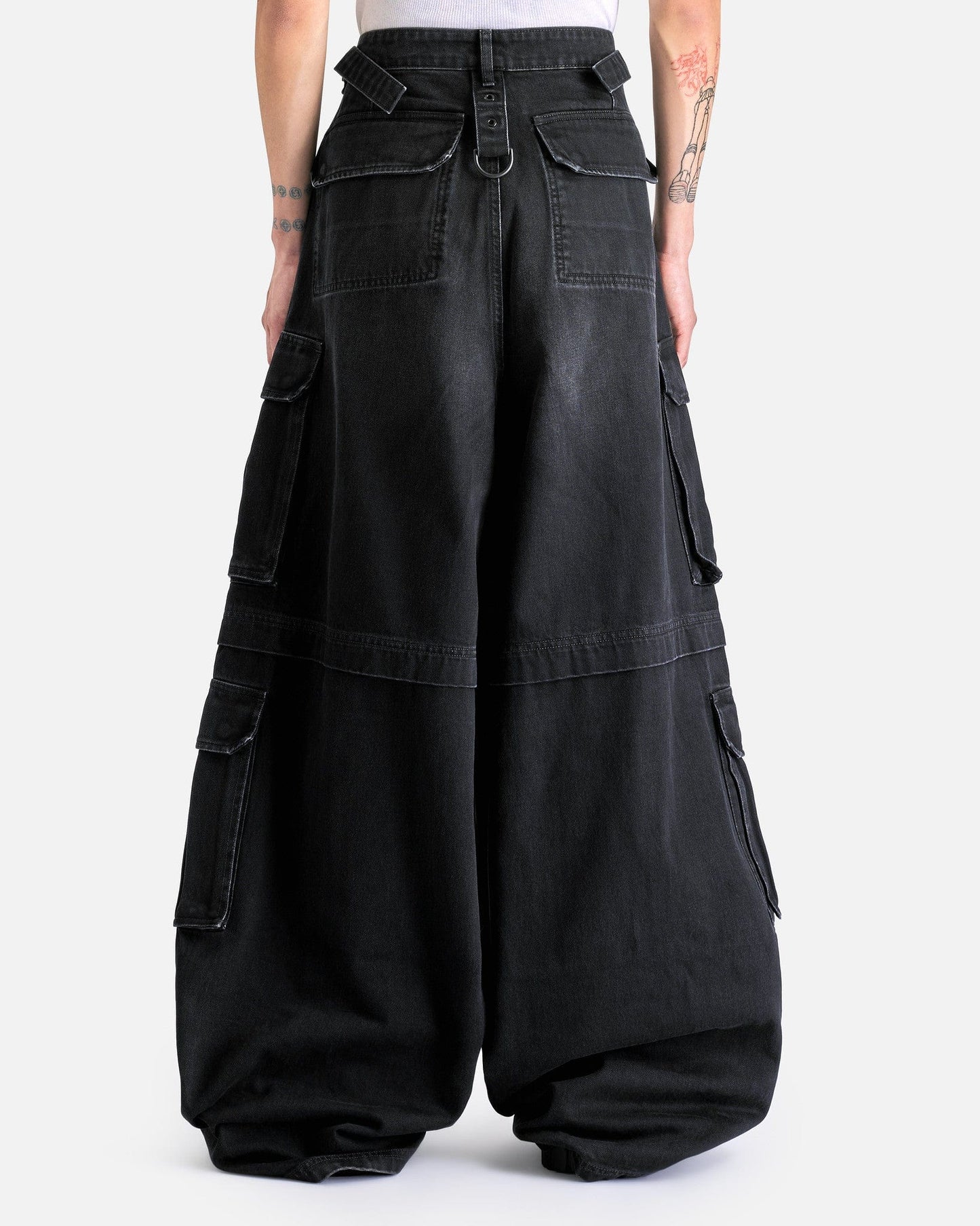 VETEMENTS Men's Jeans Multipocket Cargo Jeans in Black