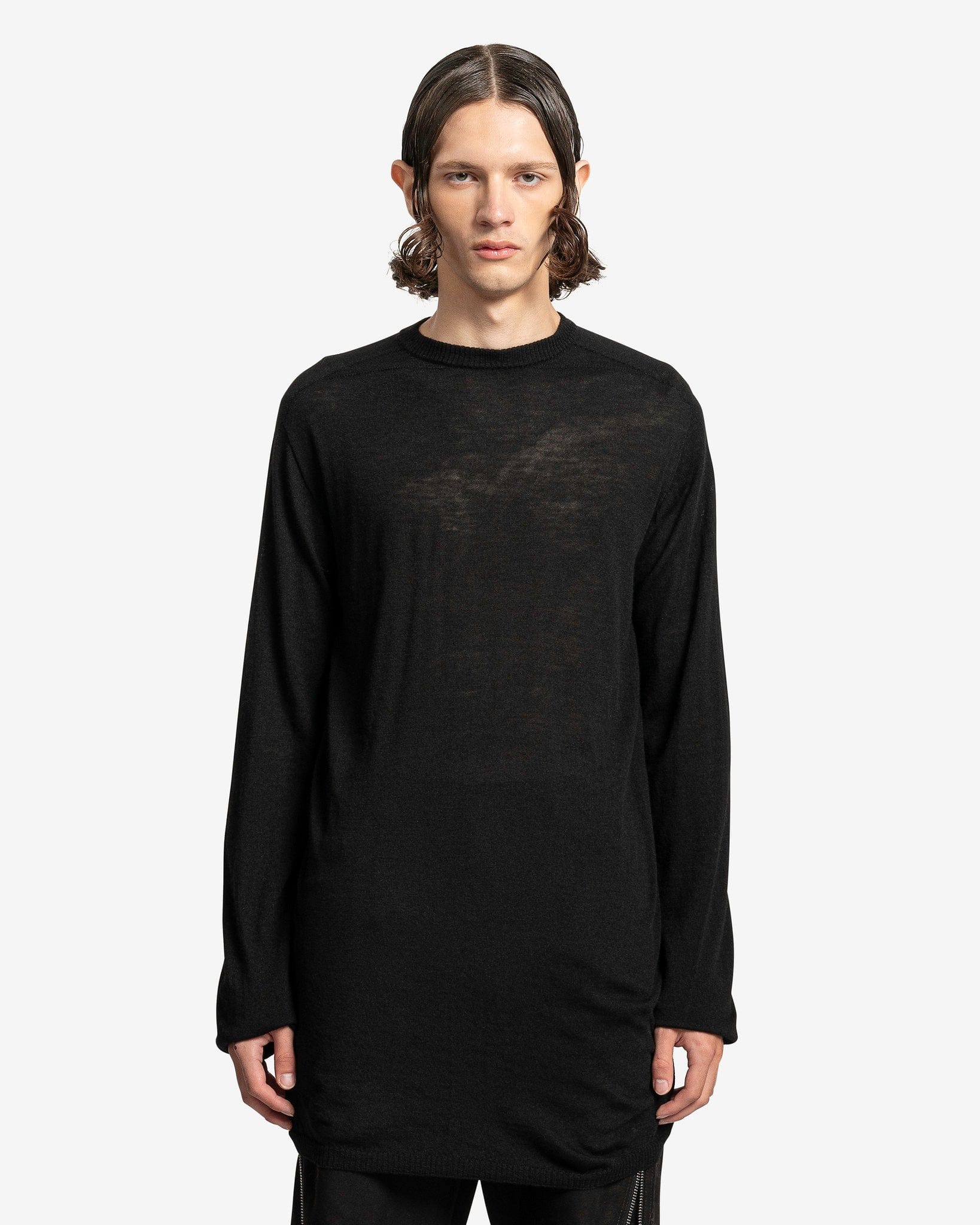 Oversized Round Neck in Black