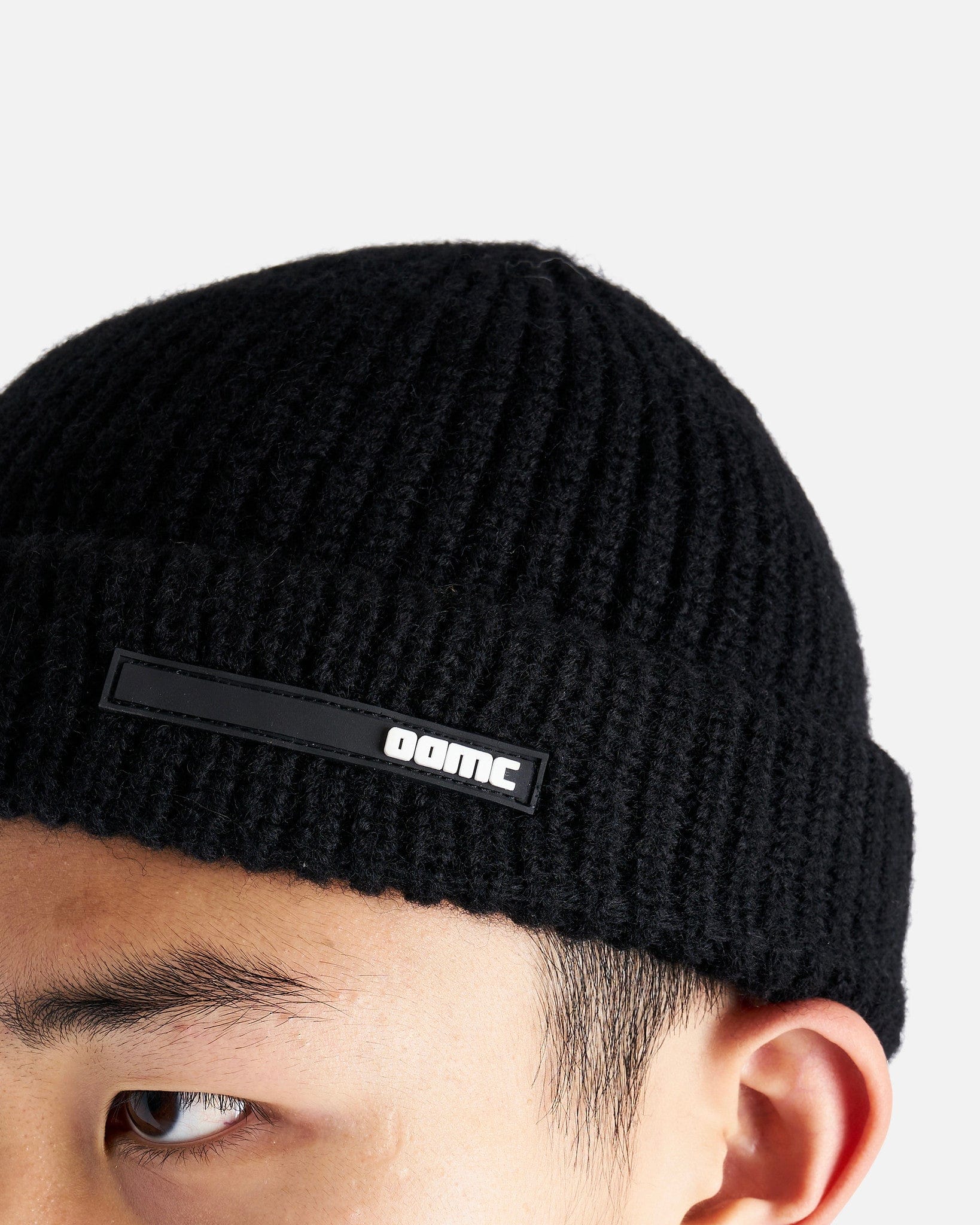 Peak Beanie in Black