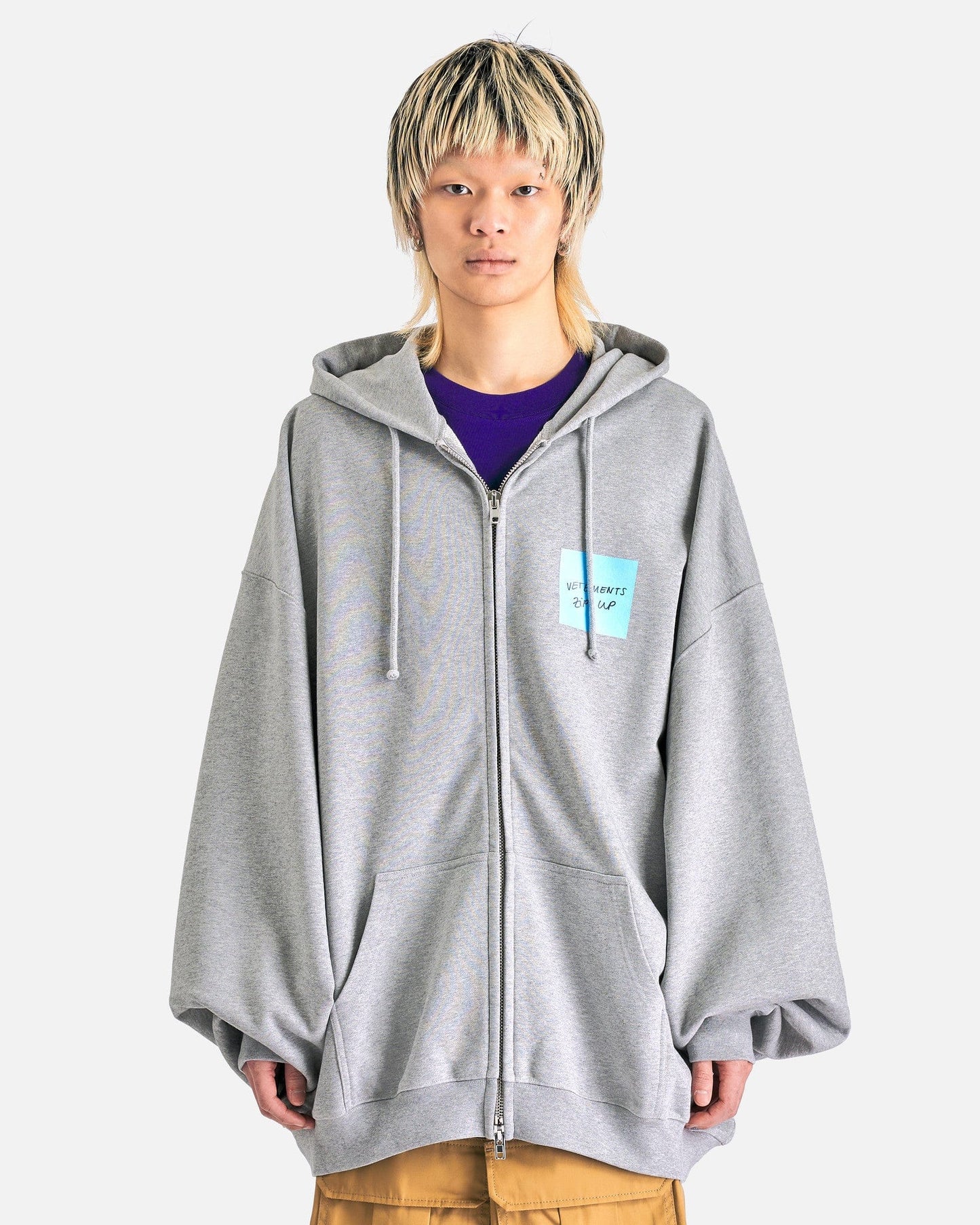 VETEMENTS Men's Sweatshirts Sticker Logo Zip-Up Hoodie in Grey Melange