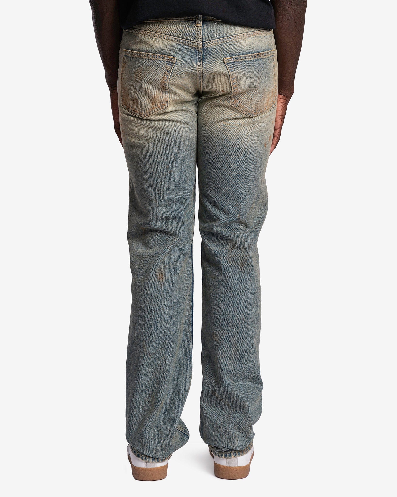 Straight Leg Jeans in Dirty Wash