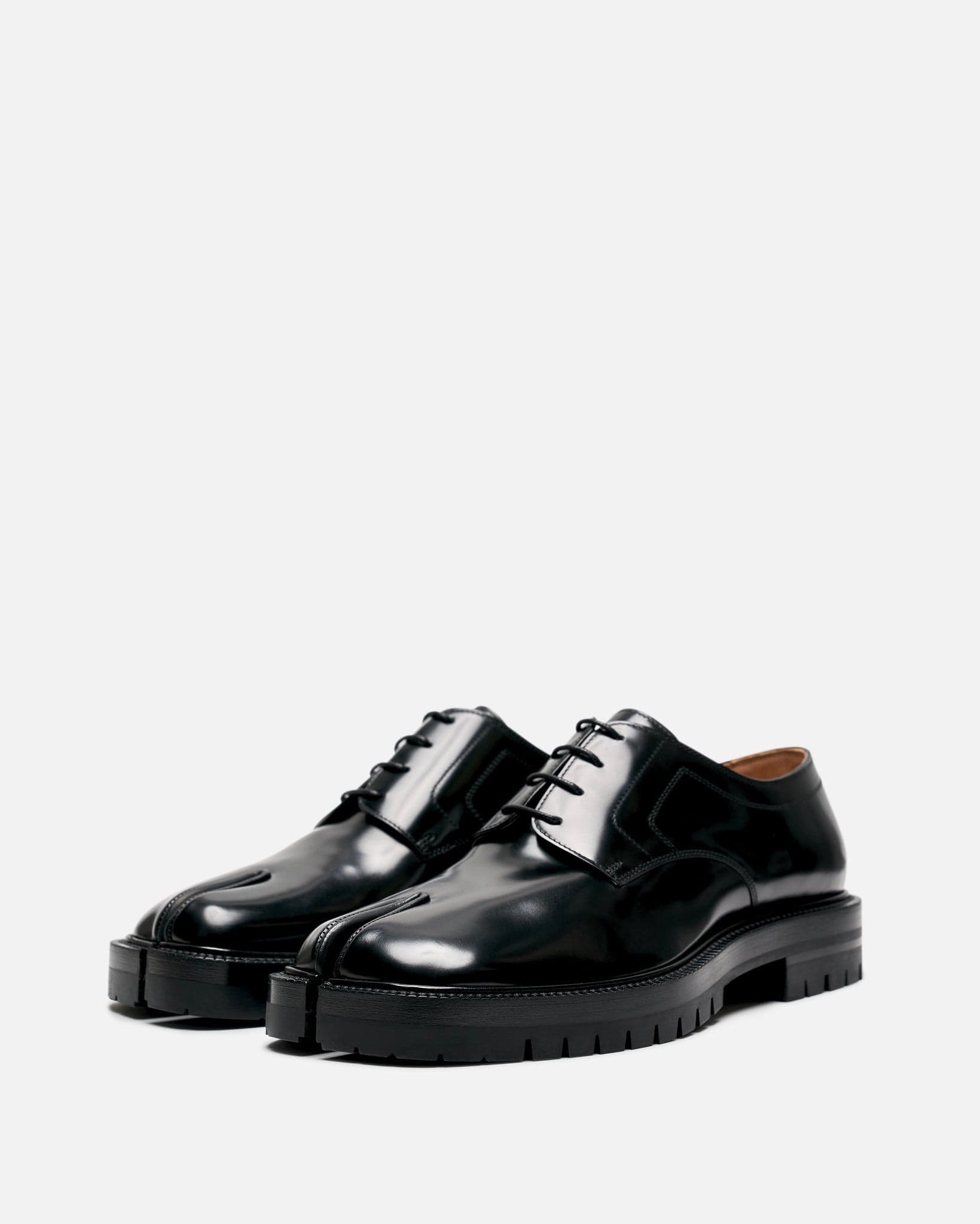 Brown Tabi lace-up in brushed calfskin