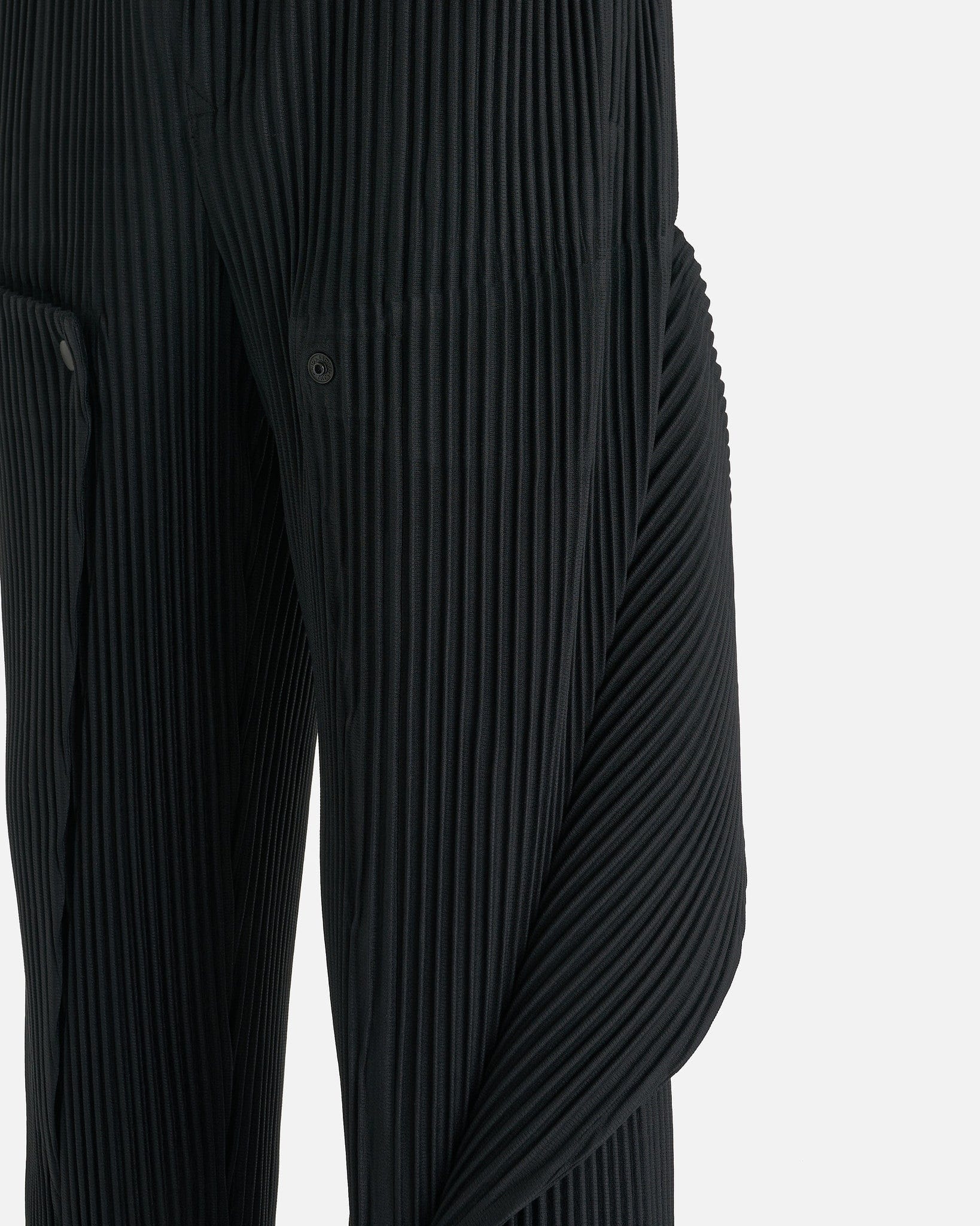 Unfold Pleated Trousers in Black – SVRN