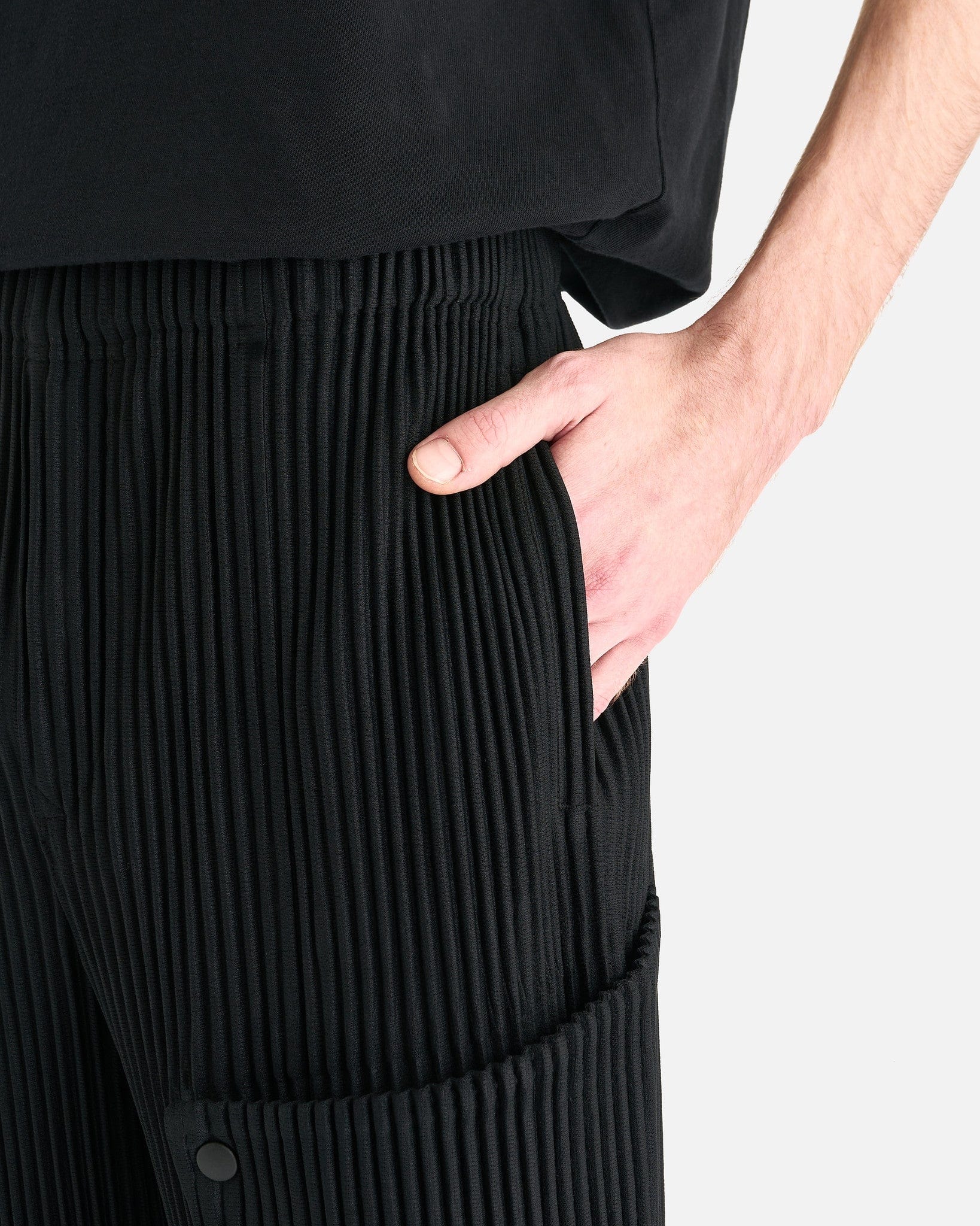 Unfold Pleated Trousers in Black