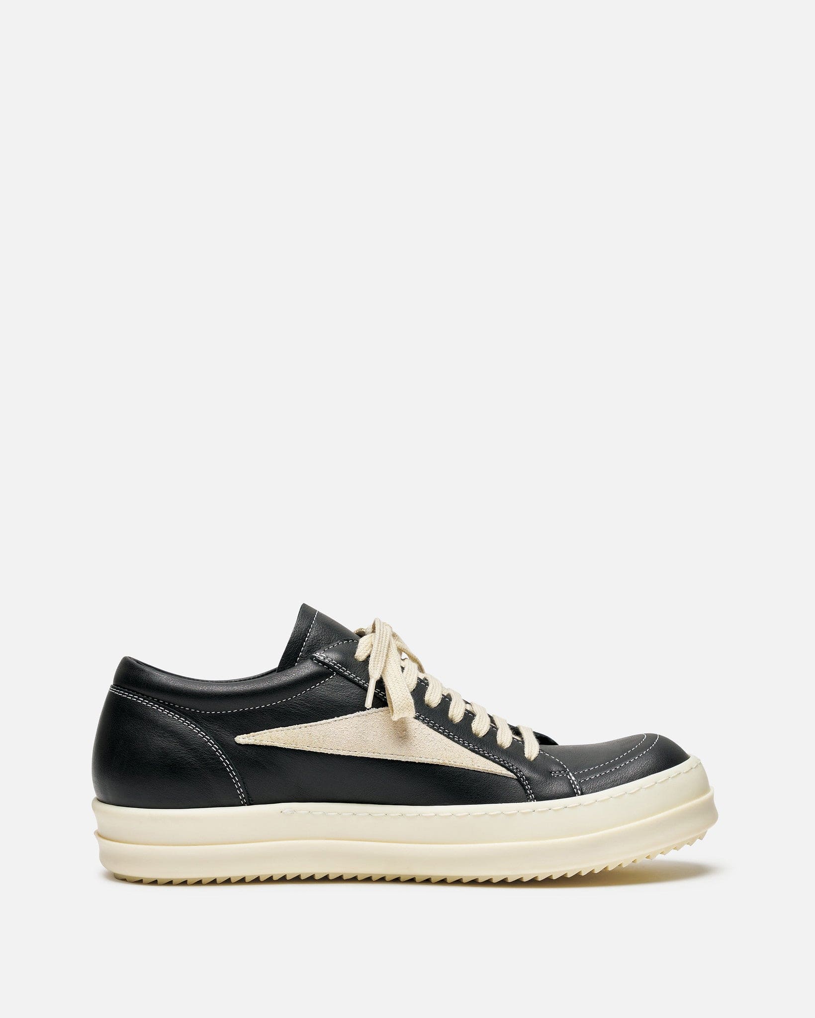 Vintage Sneakers in Black/Milk