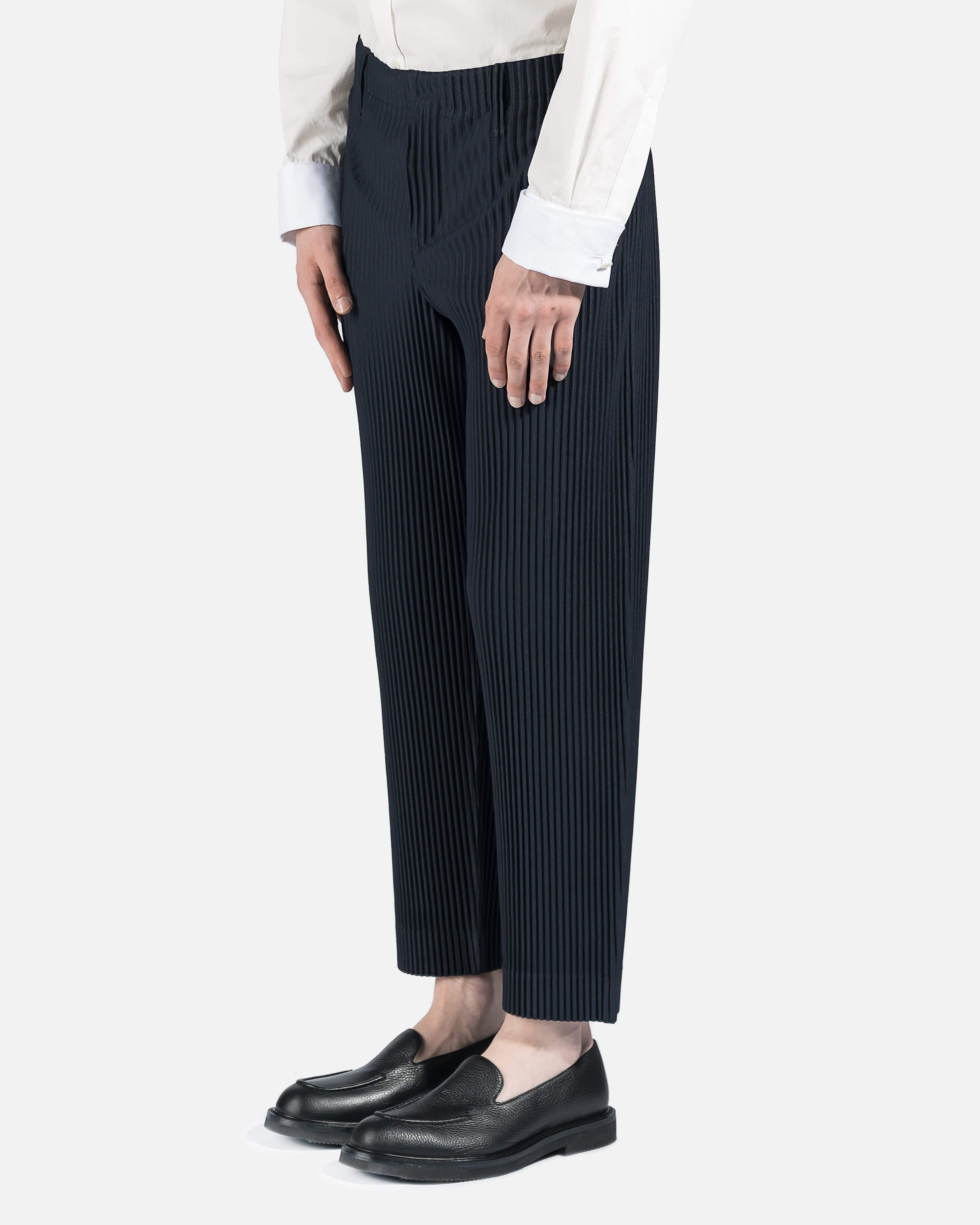 Basics Pleated Trousers in Navy – SVRN