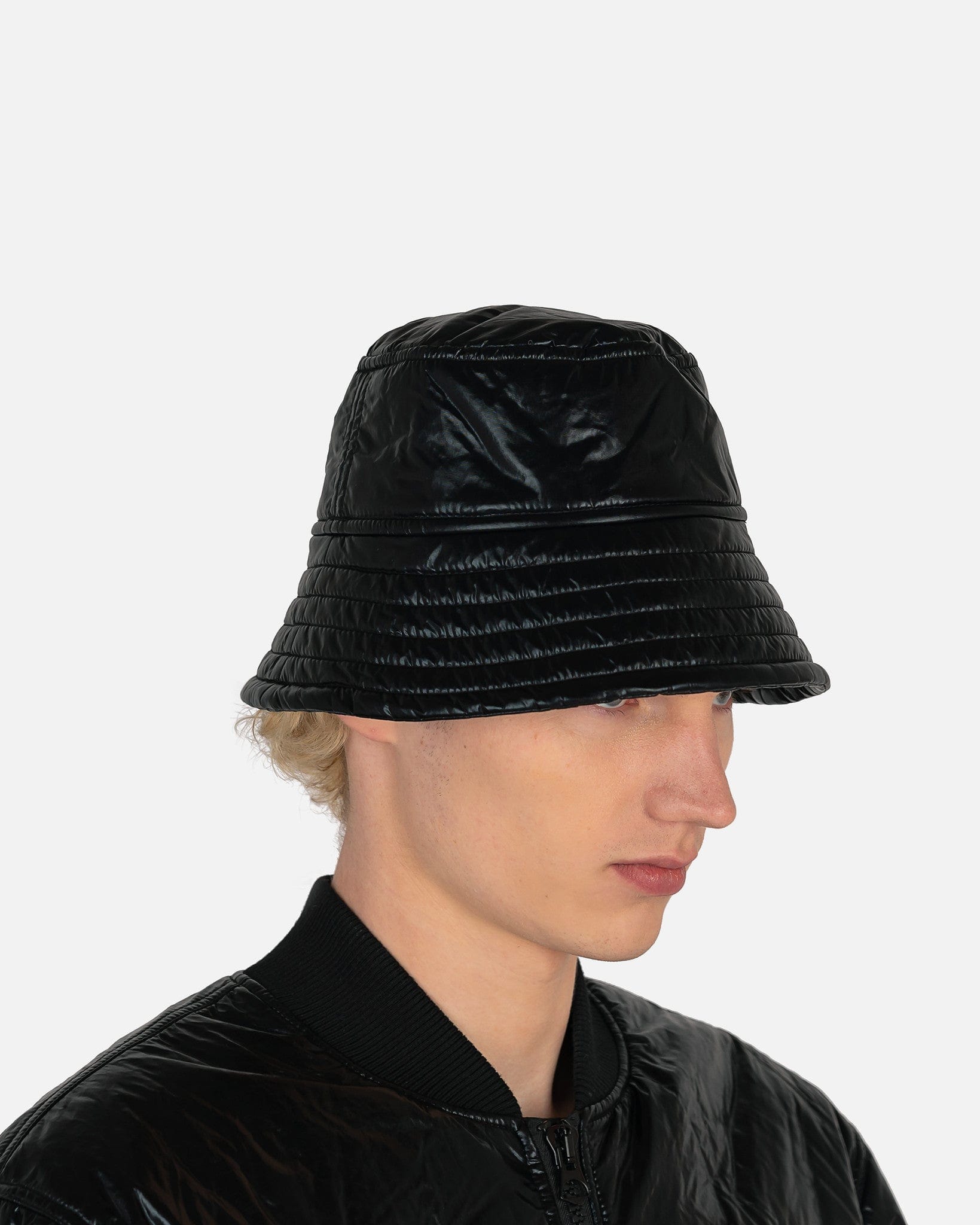 Gilly Bucket Hat in Black