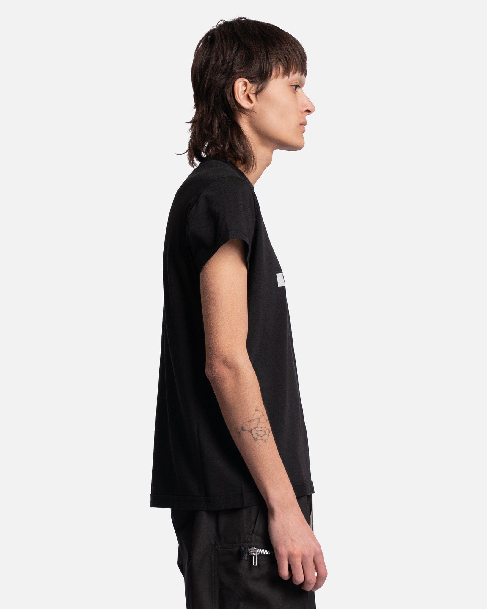 Graphic Print Small Level T-Shirt in Black/Milk – SVRN