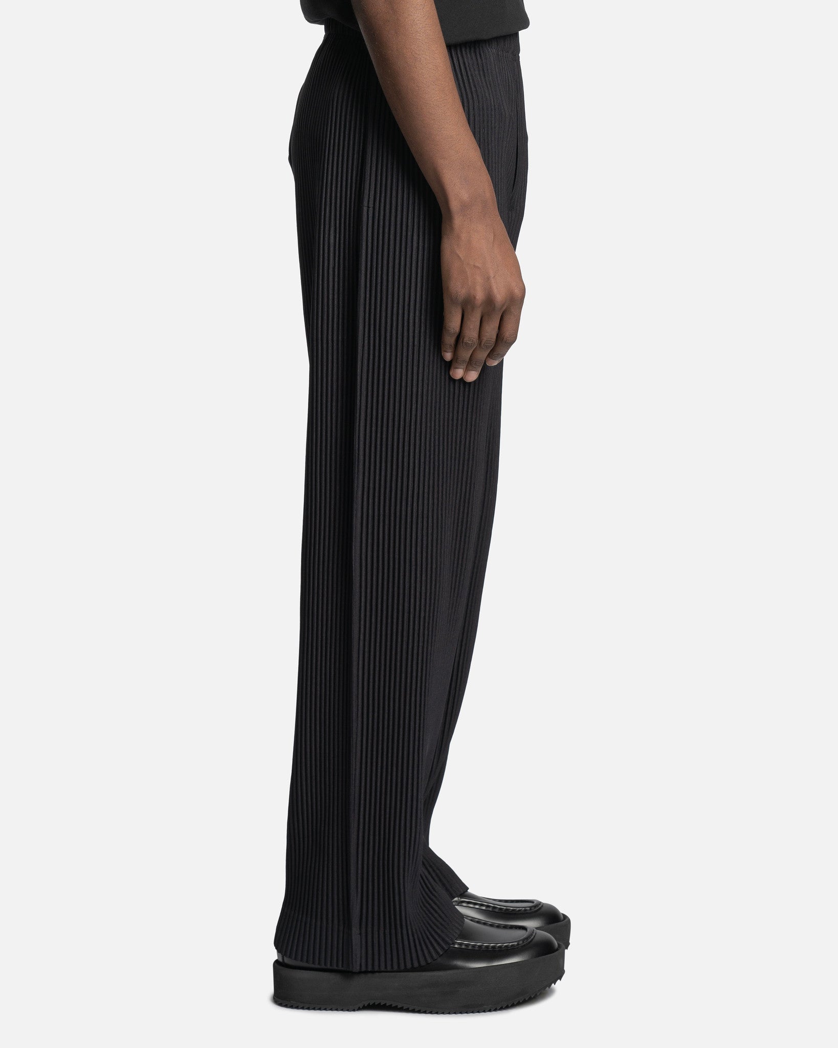 Pleats Bottom Pleated Trousers in Black