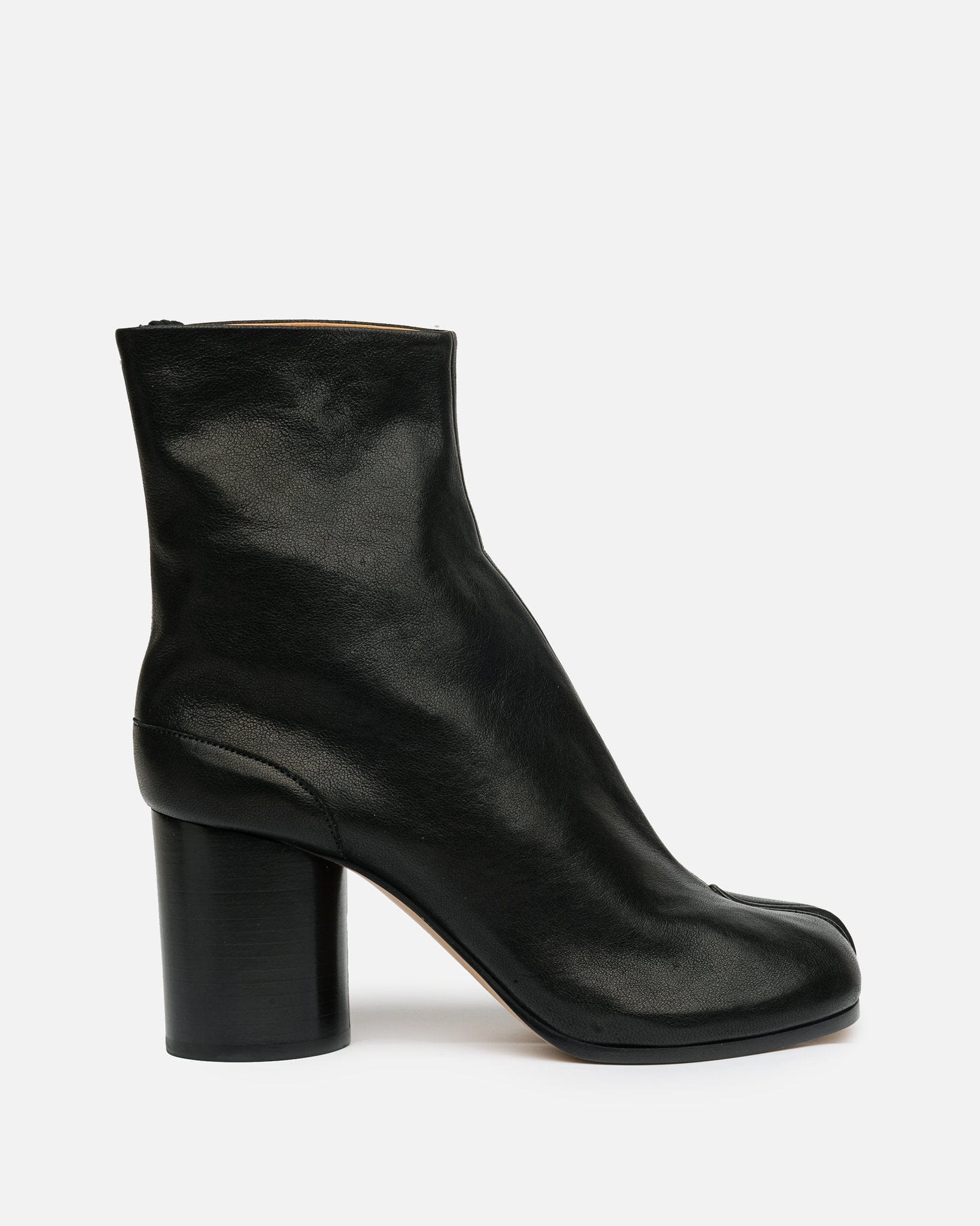 Tabi Leather Ankle Boots in Black – SVRN