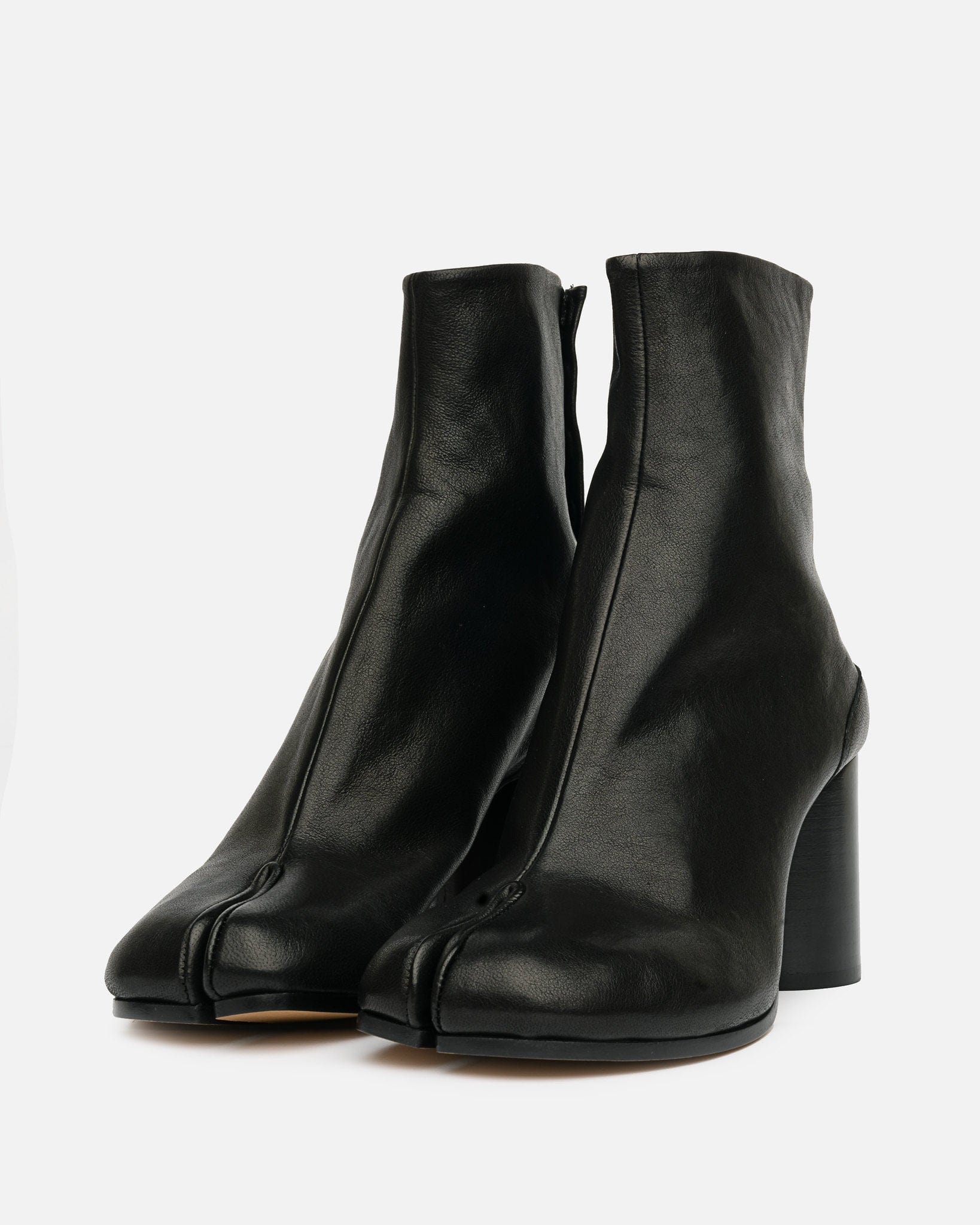 Tabi Leather Ankle Boots in Black – SVRN