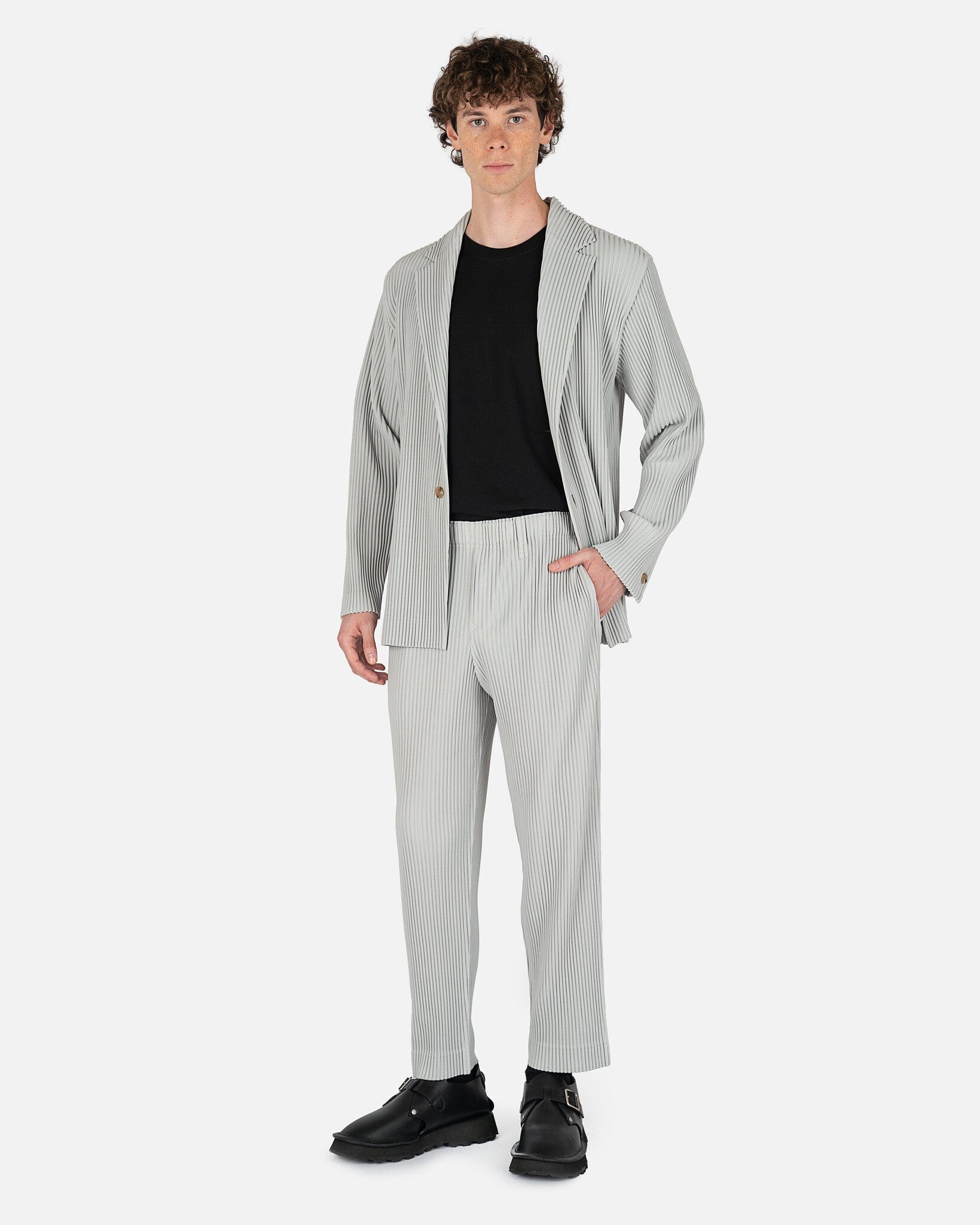 Tailored Straight Pleated Trousers in Grey – SVRN