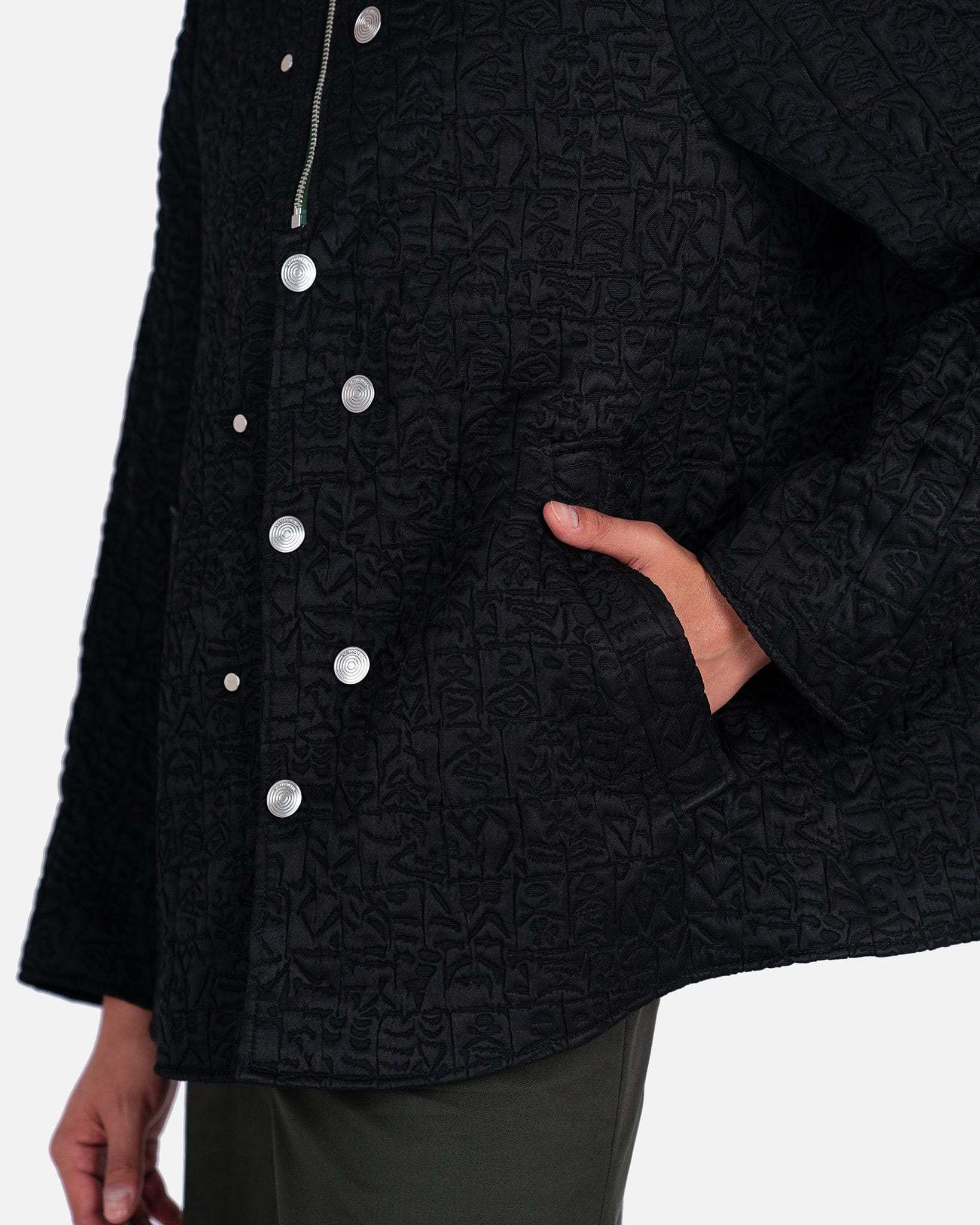 Tauthe Jacket in Black